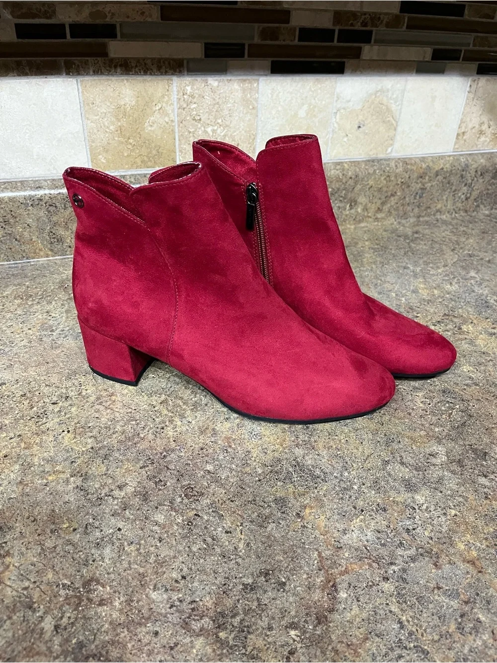 NWOT Tamaris Burgundy Suede Block Heel Ankle Boots Sz 10 winter fall